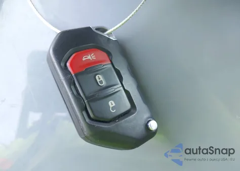 2022 Jeep Wrangler Unlimited Sahara 4X4 z USA, uszkodzony, nr VIN 1C4HJXEN2NW194502